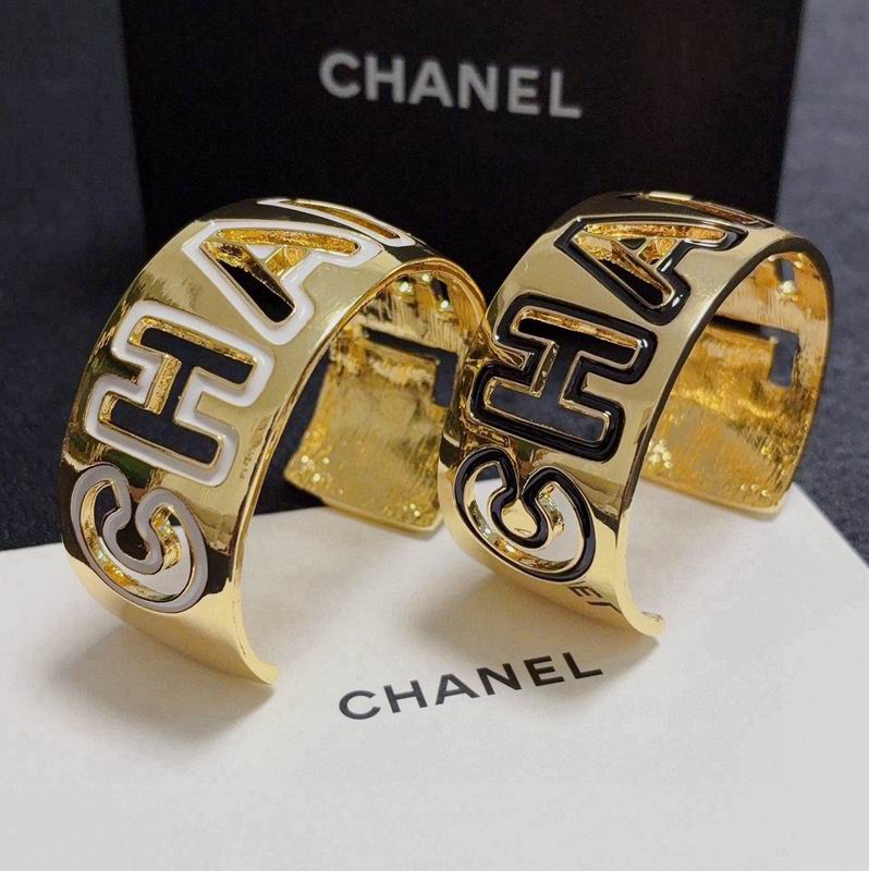 Chanel Bracelet 06yxs32